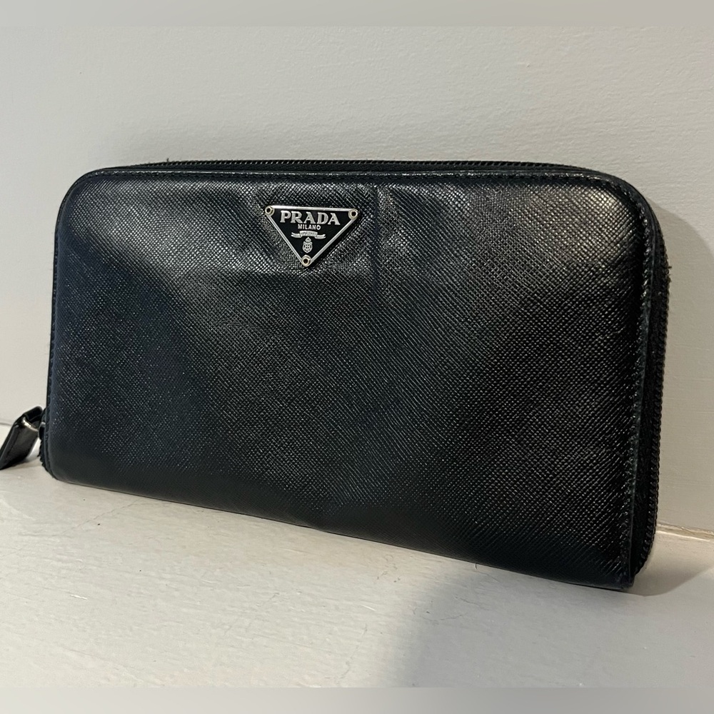 🔥FLASH SALE🔥✨Prada Saffiano Zip Around Black Wallet✨